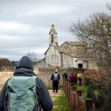 ST PANTALEON CHEMINS DES VIEILLES PIERRES